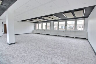 32 Rue De Cambrai, Paris for lease Interior Photo- Image 2 of 9