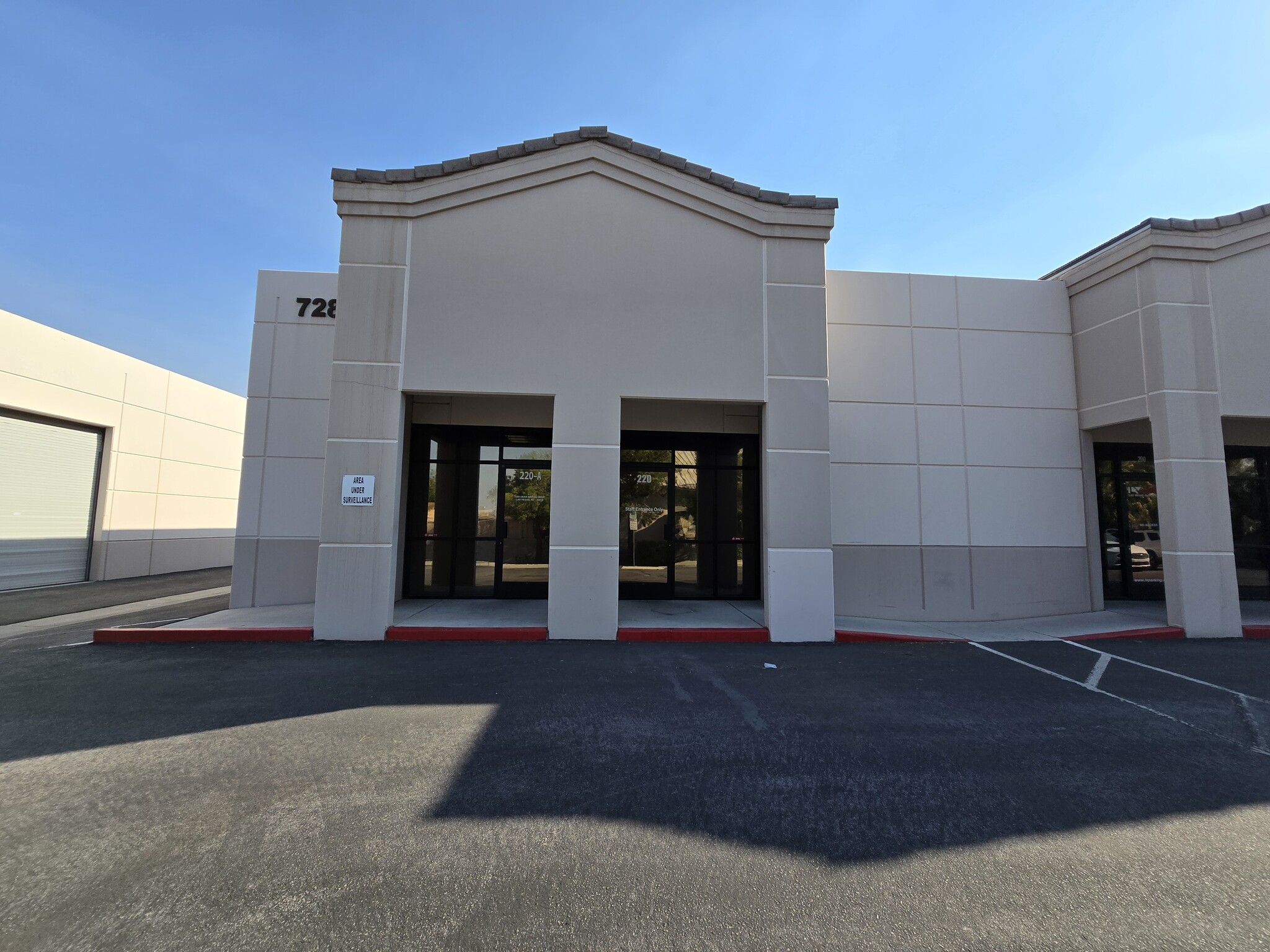 7285 Dean Martin Dr, Las Vegas, NV for lease Building Photo- Image 1 of 19