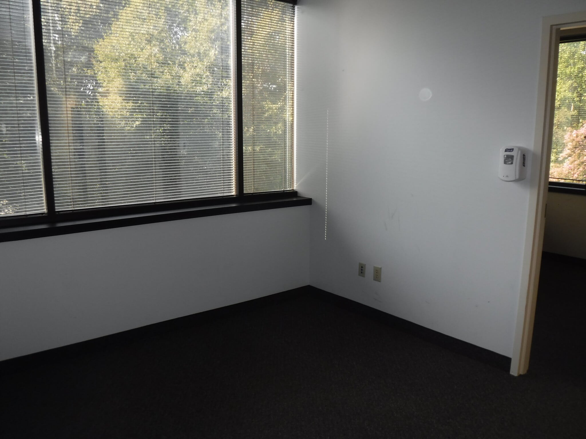 160 Kimel Forest Dr, Winston-Salem, NC for lease Interior Photo- Image 1 of 9