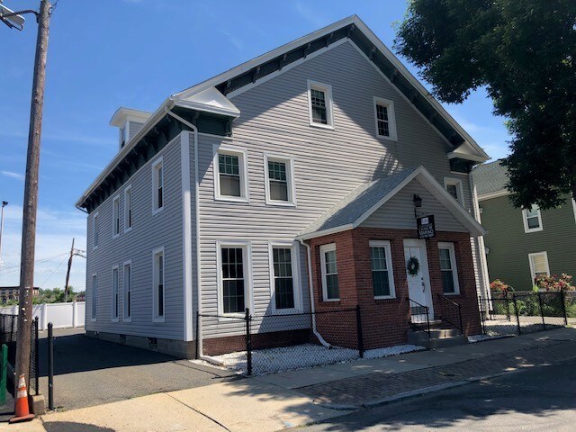 13-15 Wilcox St, Springfield, MA for sale - Building Photo - Image 1 of 1