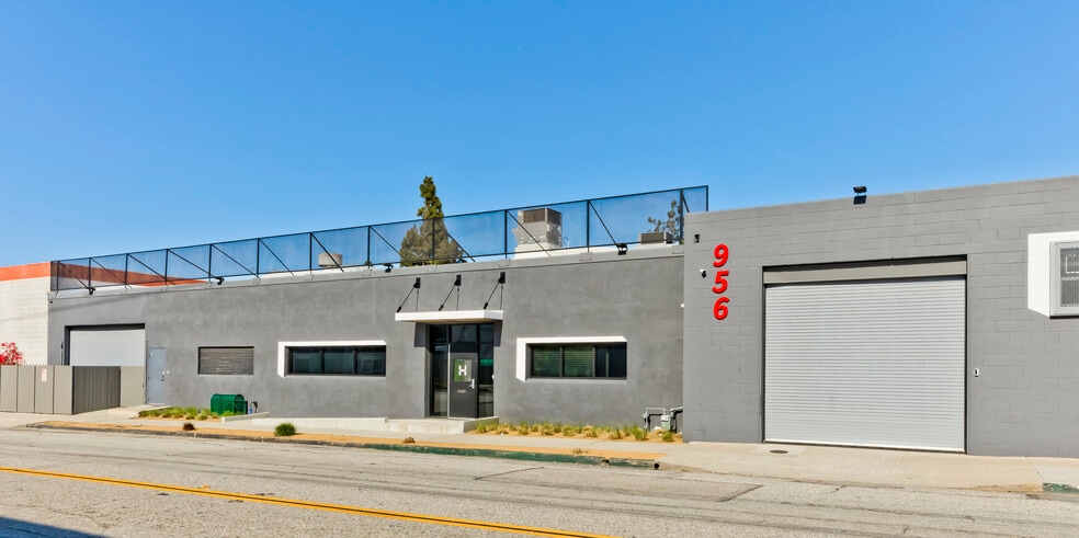 956 W Hyde Park Blvd, Inglewood, CA for lease - Building Photo - Image 3 of 19