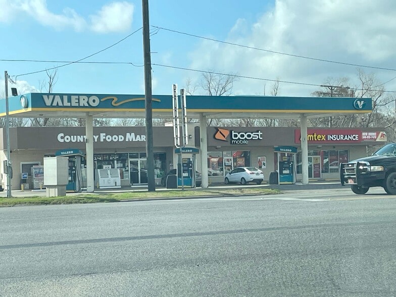 1924 Highway 90, Liberty, TX for lease - Building Photo - Image 2 of 3