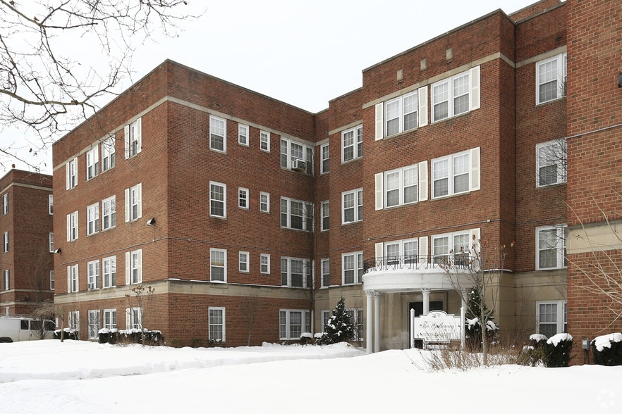 2870 S Moreland Blvd, Cleveland, OH for sale - Primary Photo - Image 1 of 5