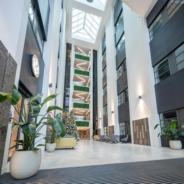 1 Trinity Gdns, Newcastle Upon Tyne for lease - Building Photo - Image 2 of 24