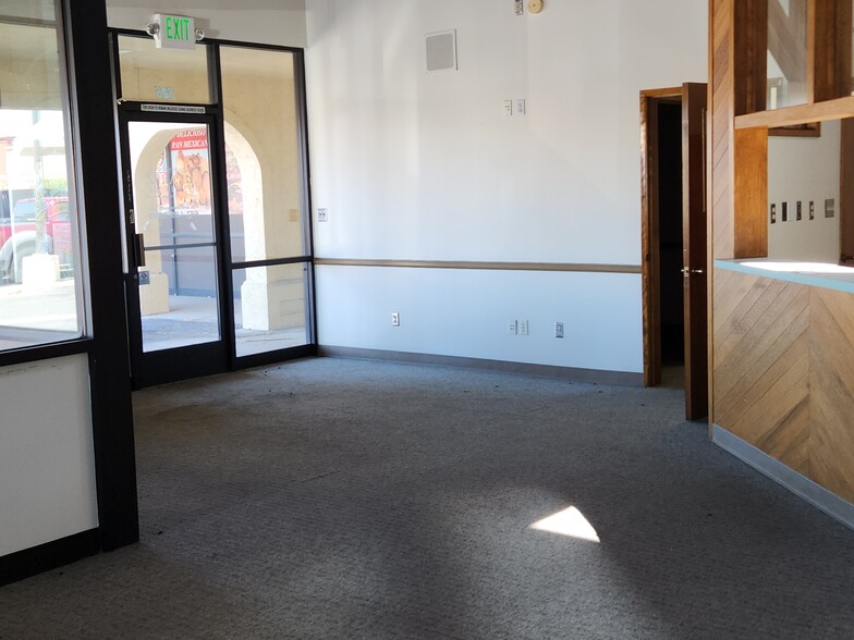 624-630 Main St, Delano, CA for lease - Interior Photo - Image 2 of 7