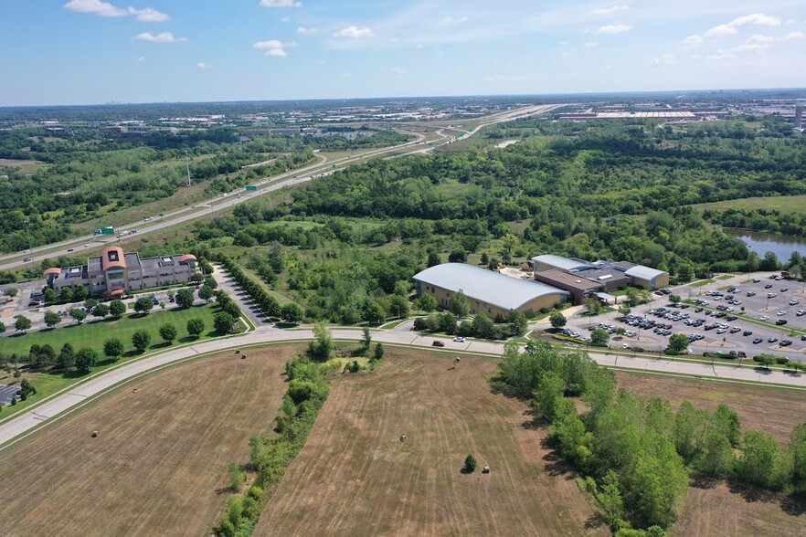 18000 W 105th St, Olathe, KS for sale - Primary Photo - Image 1 of 4