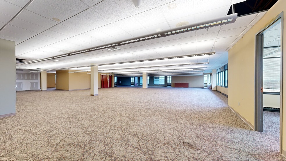 11414 W Park Pl, Milwaukee, WI for lease - Matterport 3D Scan - Image 3 of 38