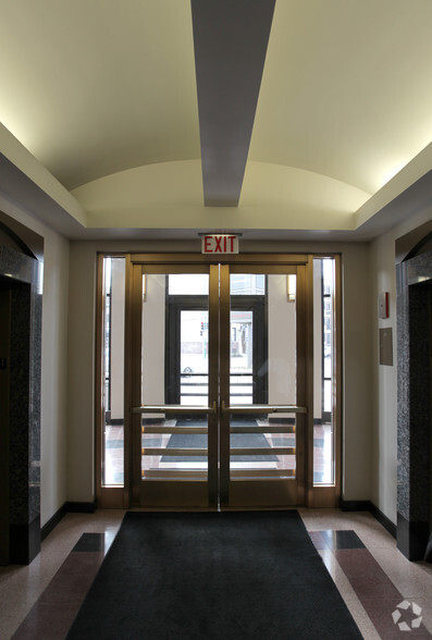 3000 N Halsted St, Chicago, IL for lease - Lobby - Image 3 of 7