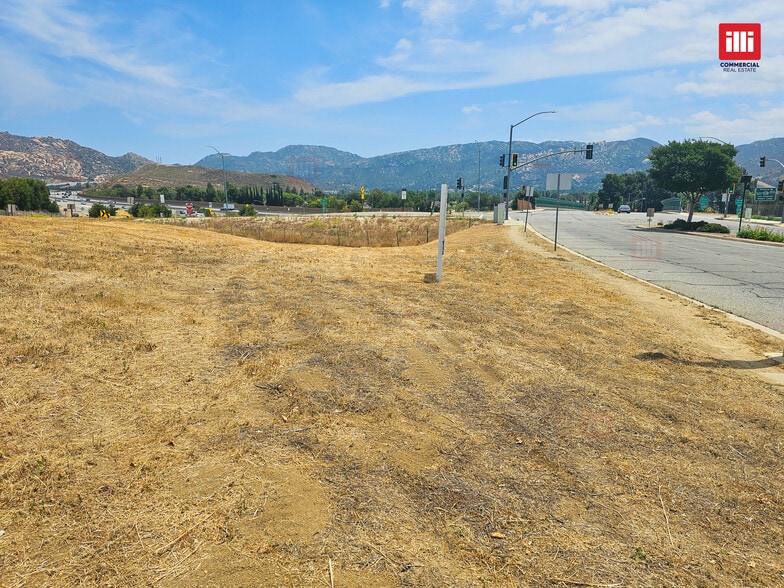 5800 Mt Sinai Dr, Simi Valley, CA for sale - Building Photo - Image 3 of 5