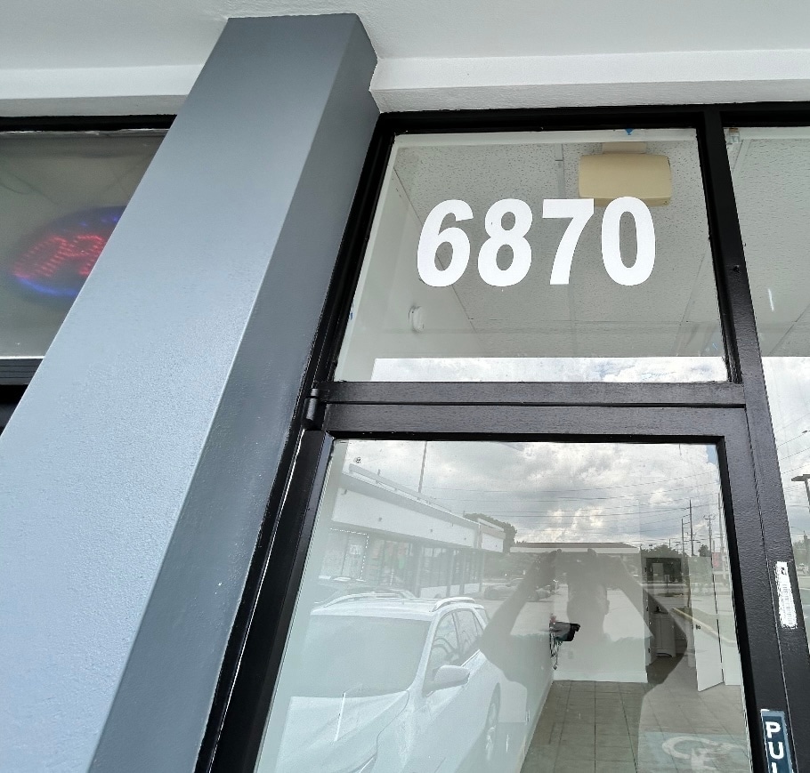 6890 N Powerline Rd, Pompano Beach, FL for lease Building Photo- Image 1 of 5