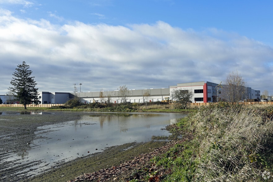 2105 70th Ave E, Fife, WA for sale - Building Photo - Image 1 of 1