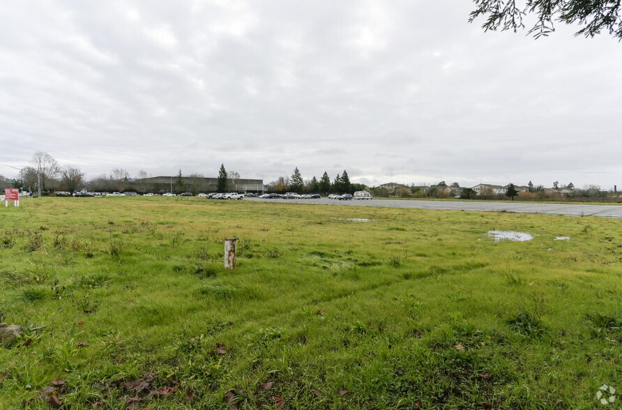 2122 Northpoint Pky, Santa Rosa, CA for sale - Building Photo - Image 2 of 3