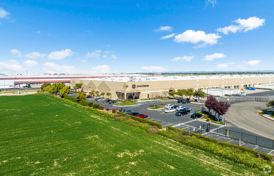17400 Shideler Pky, Lathrop, CA for lease - Building Photo - Image 3 of 6