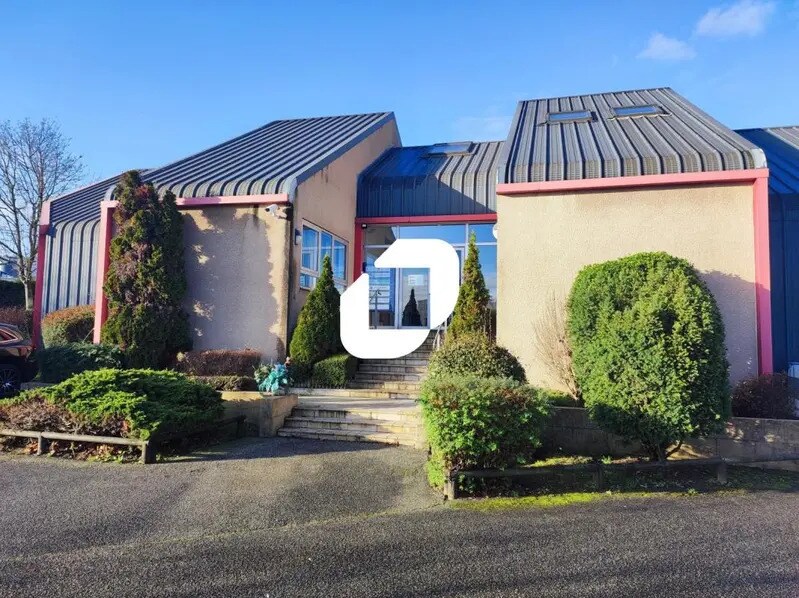 Office in Linas for sale Building Photo- Image 1 of 13