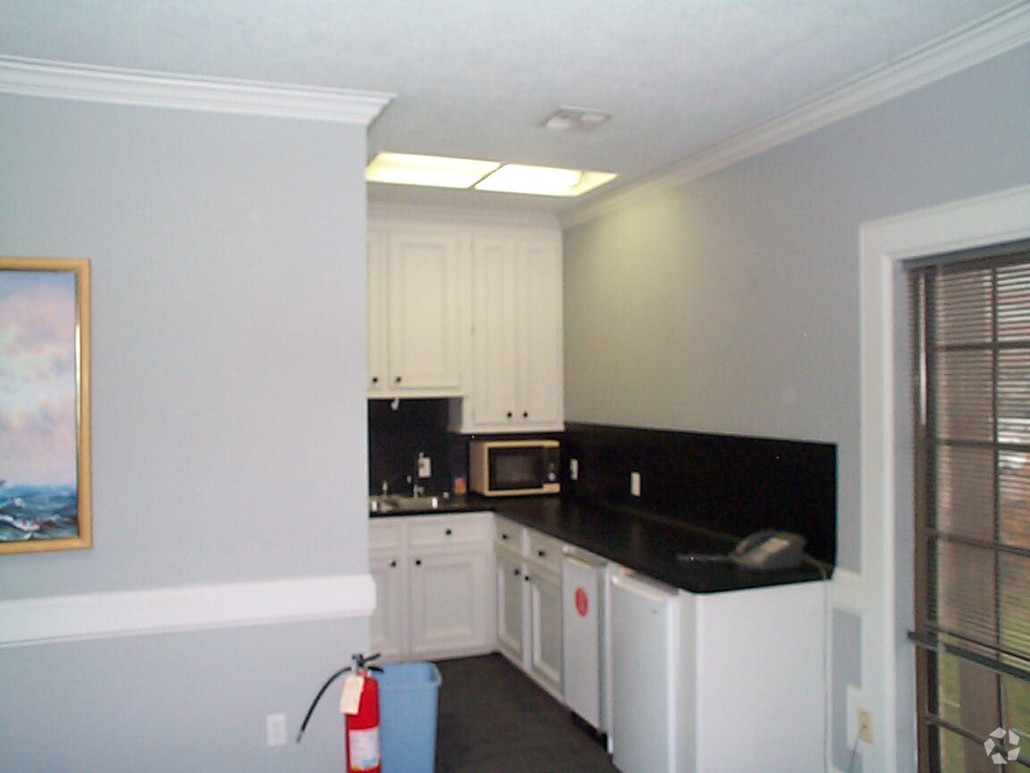 12695 Whittington Dr, Houston, TX 77077