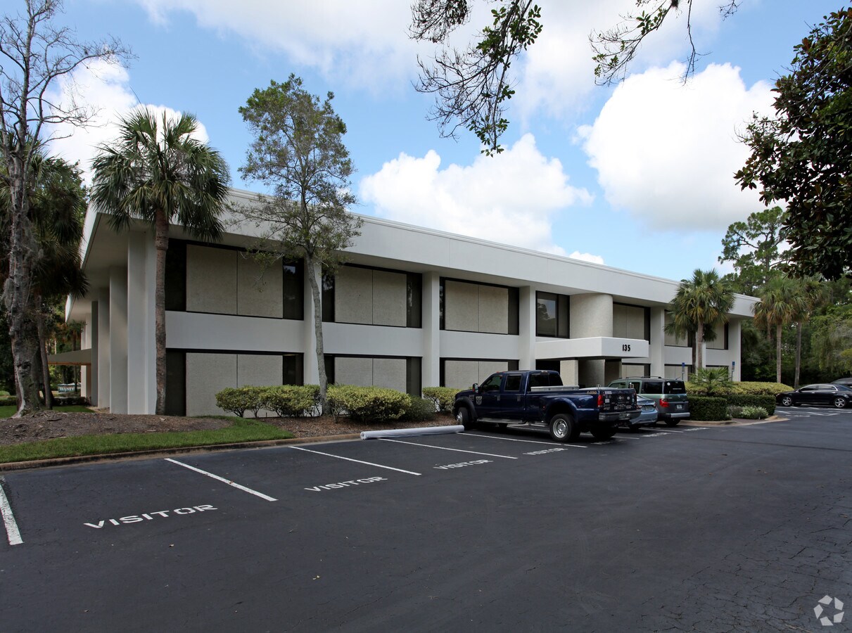 135 Executive Cir, Daytona Beach, FL 32114