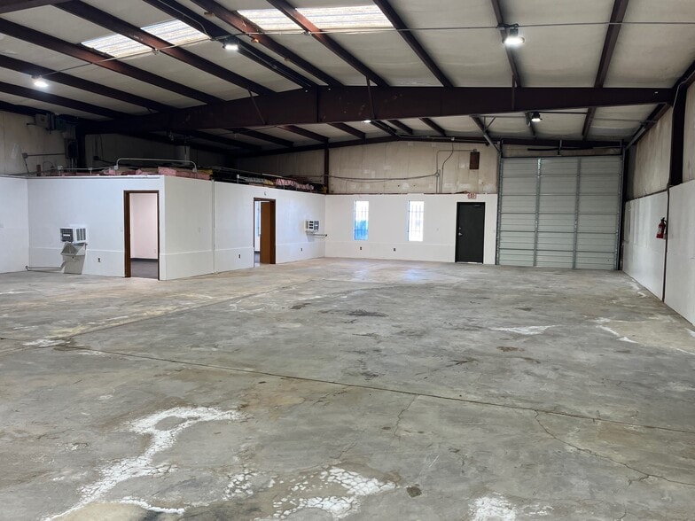4420 SW 33rd St, Oklahoma City, OK for lease - Building Photo - Image 3 of 7