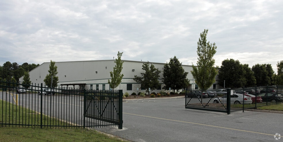 3512 Business Center Dr, Chesapeake, VA for sale - Primary Photo - Image 1 of 1