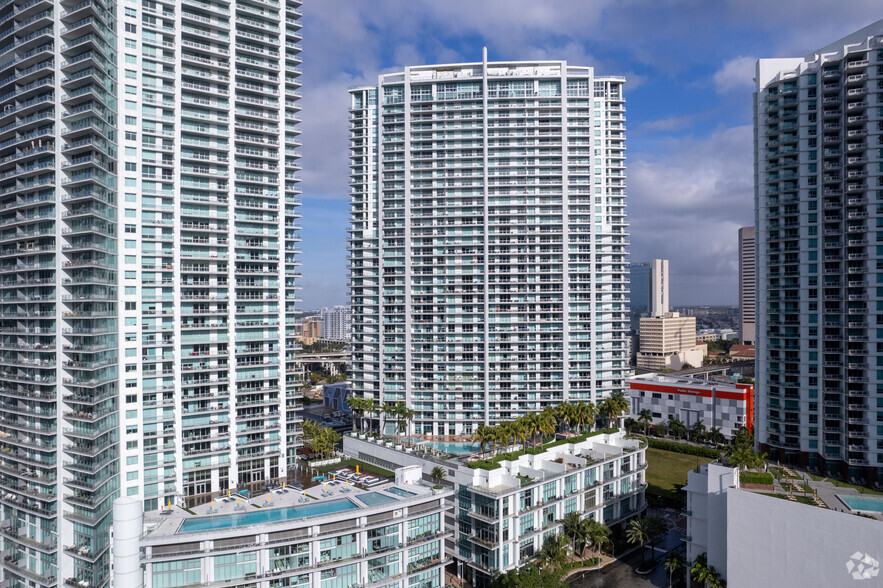 90 SW 3rd St, Miami, FL for sale - Primary Photo - Image 1 of 1