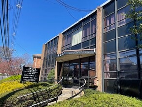 901 Teaneck Rd, Teaneck, NJ for lease Building Photo- Image 1 of 9