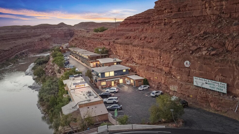 US 163 & San Juan River, Mexican Hat, UT for sale - Building Photo - Image 2 of 73