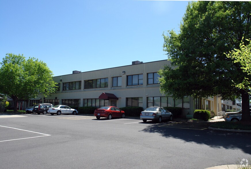 8811 Sudley Rd, Manassas, VA for lease - Building Photo - Image 2 of 2