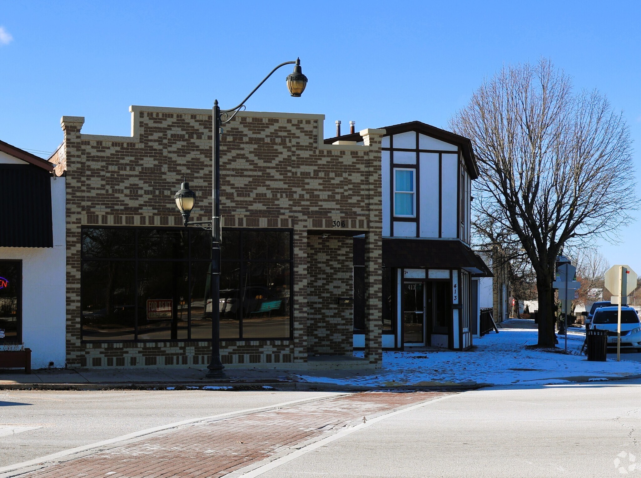 306 N Cedar Lake Rd, Round Lake, IL for sale Primary Photo- Image 1 of 1