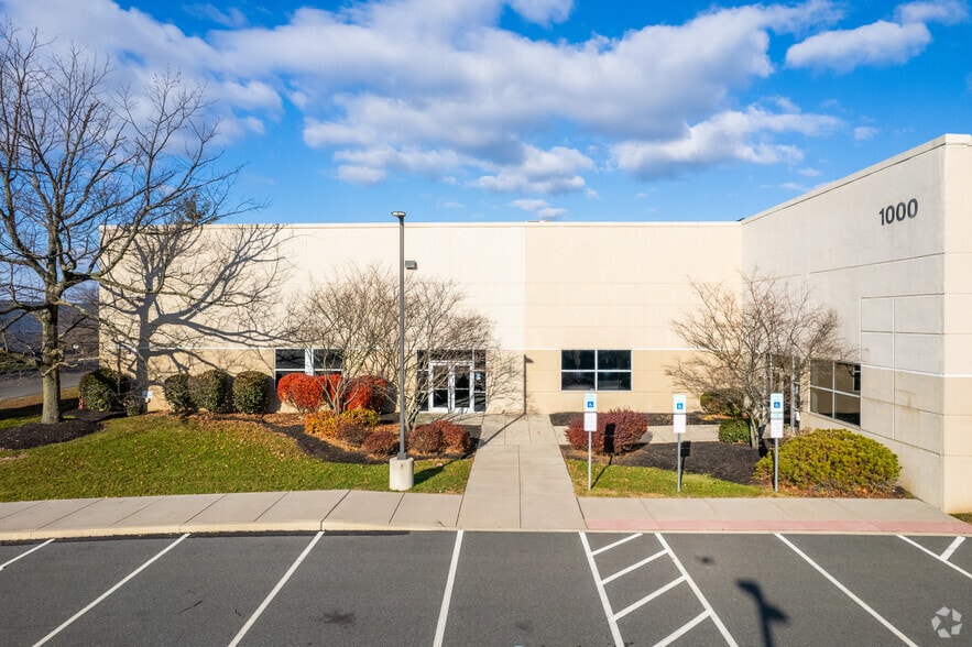 1000 Forge Ave, Norristown, PA for lease - Building Photo - Image 2 of 6