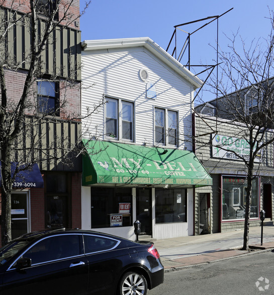 724 Broadway, Bayonne, NJ for sale - Primary Photo - Image 1 of 62