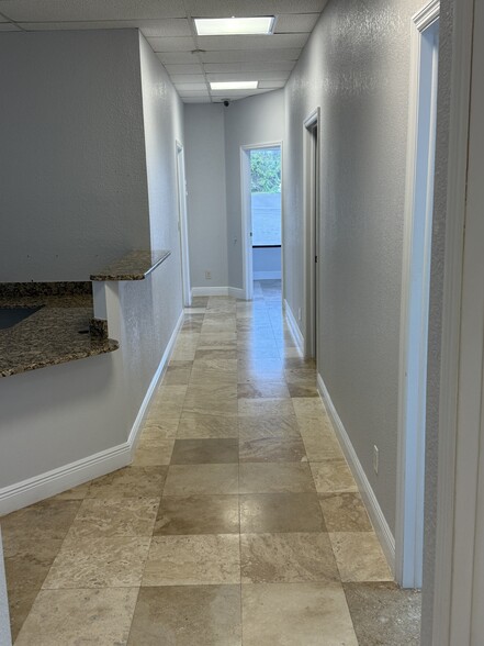 31918 US Highway 19 N, Palm Harbor, FL for lease - Interior Photo - Image 2 of 4