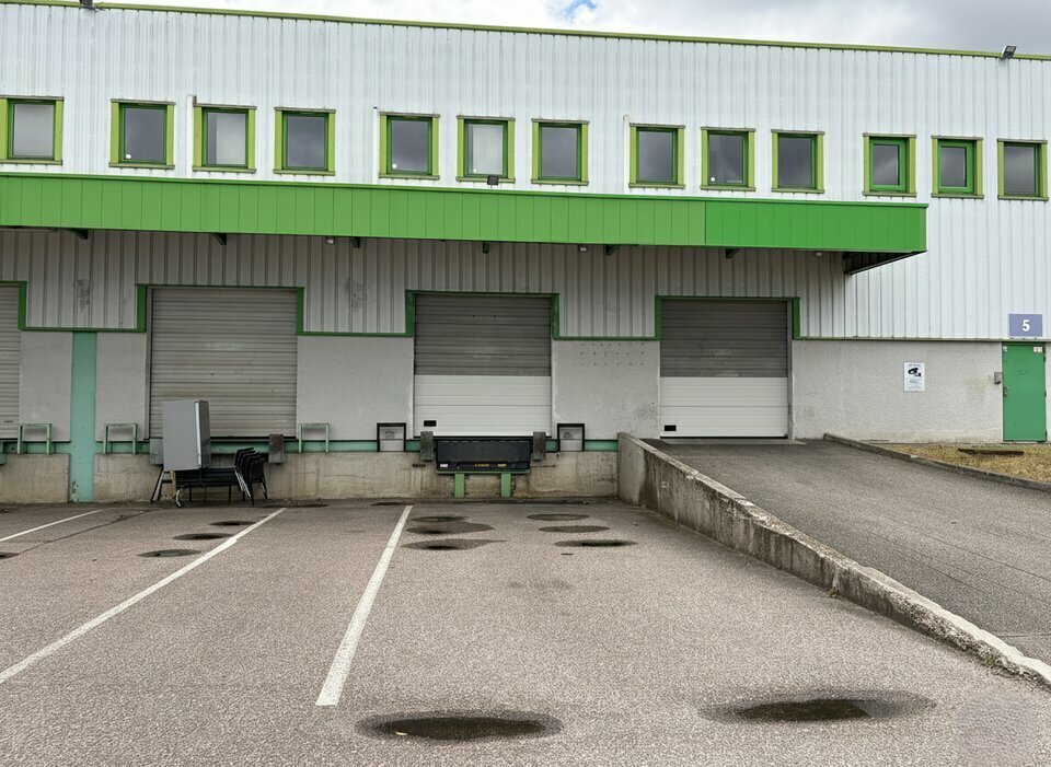 Flex in Genas for lease Building Photo- Image 1 of 7
