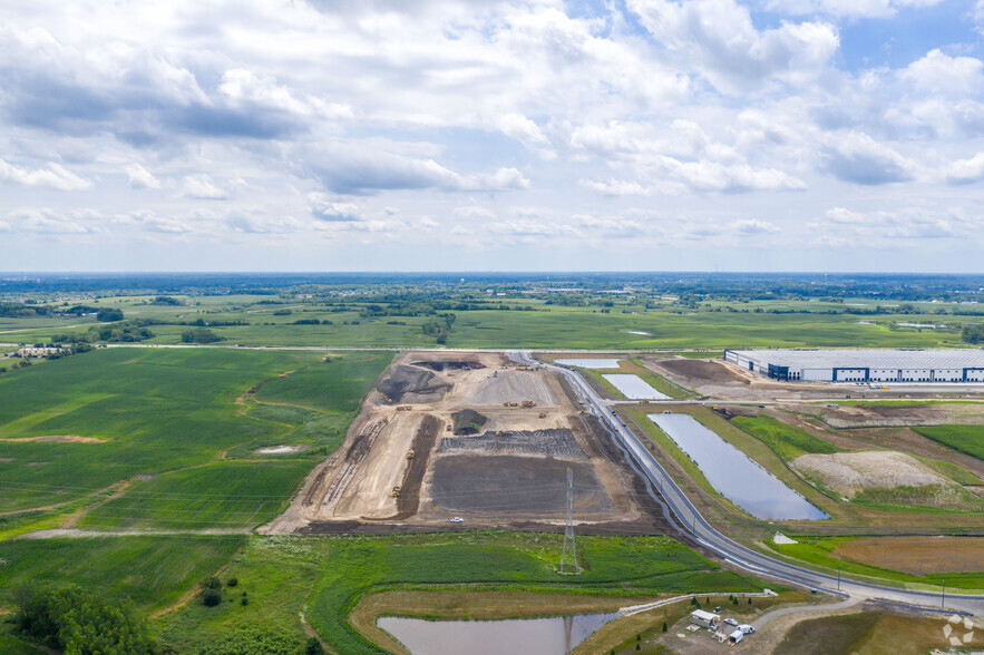 Cornerstone Pkwy, Grayslake, IL for sale - Aerial - Image 3 of 7