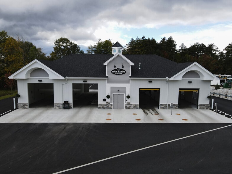 1554 Hooksett Rd, Hooksett, NH for sale - Primary Photo - Image 1 of 8