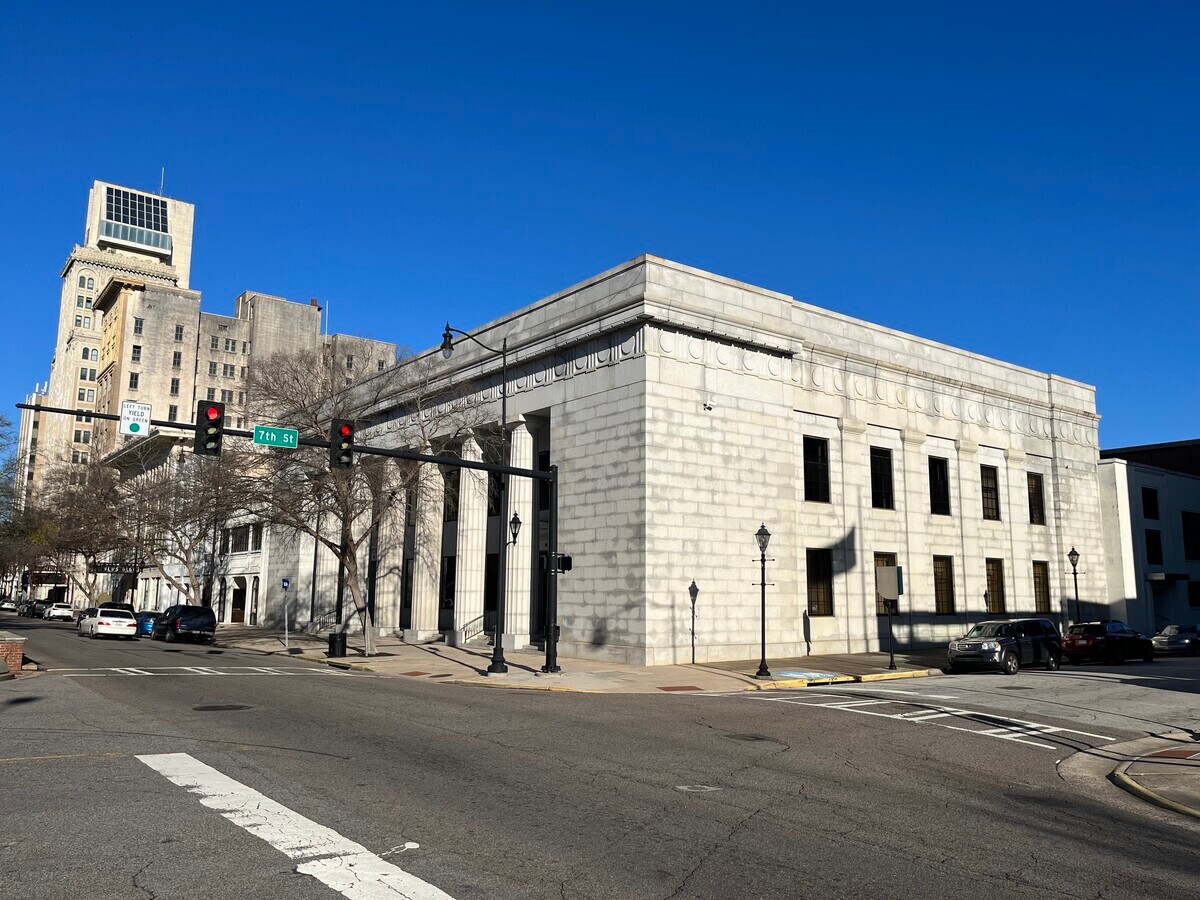 711 Broad St, Augusta, GA 30901 Former C & S Bank Building