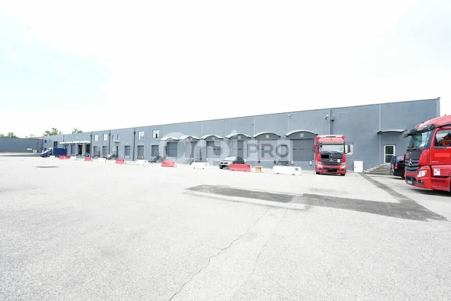 Flex in Corbas for lease - Building Photo - Image 1 of 31