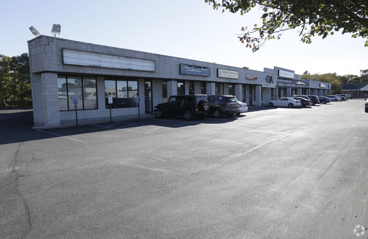 4830-4848 Sunrise Hwy, Sayville, NY for lease Interior Photo- Image 1 of 11