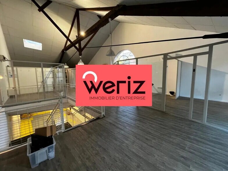 Flex in Marseille for lease - Interior Photo - Image 3 of 5