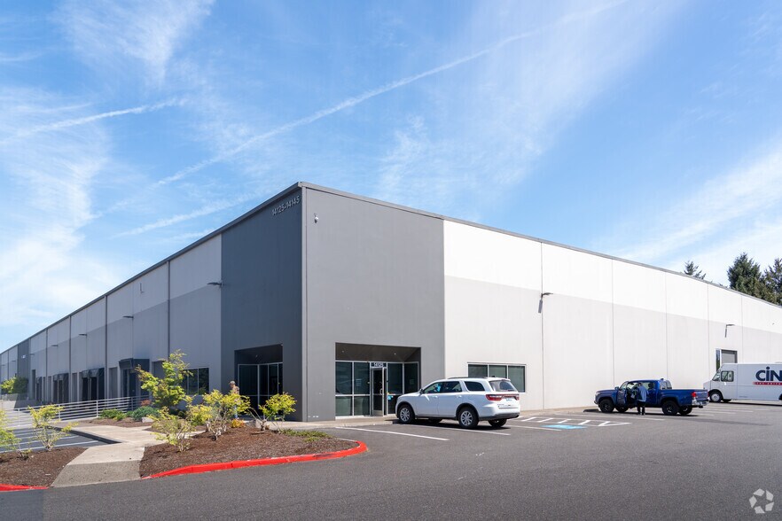 14125-14145 NE Airport Way, Portland, OR for lease - Building Photo - Image 3 of 14