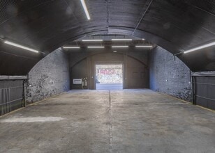 Bohemia Pl, London for lease Interior Photo- Image 2 of 3