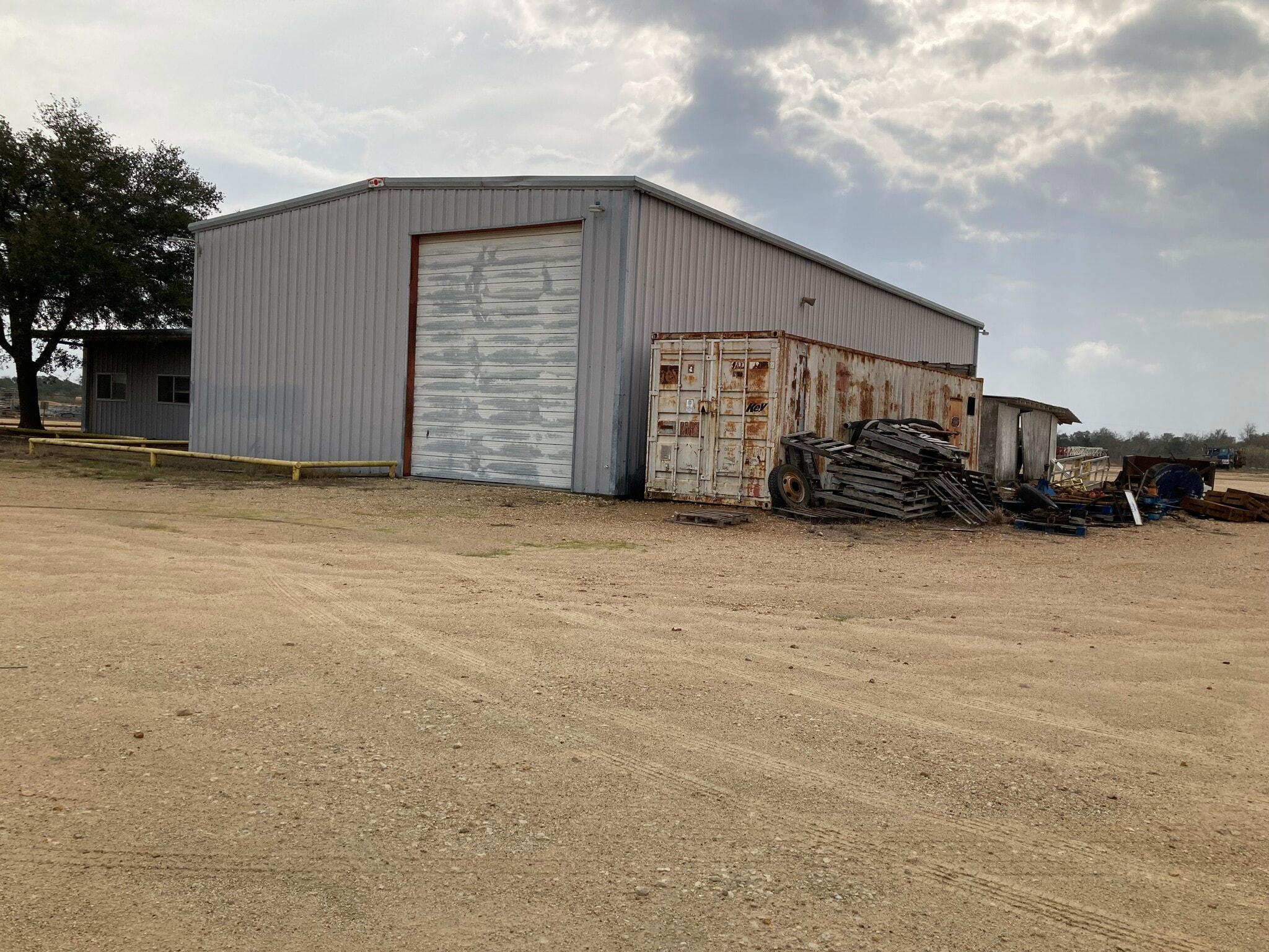 1074 CR 237, Giddings, TX 78942 5,360 SF Industrial Flex on 4.62 AC