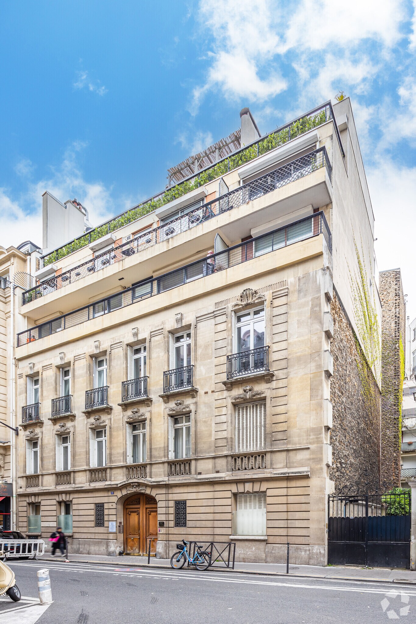 7 Rue Mesnil, Paris for lease Primary Photo- Image 1 of 22