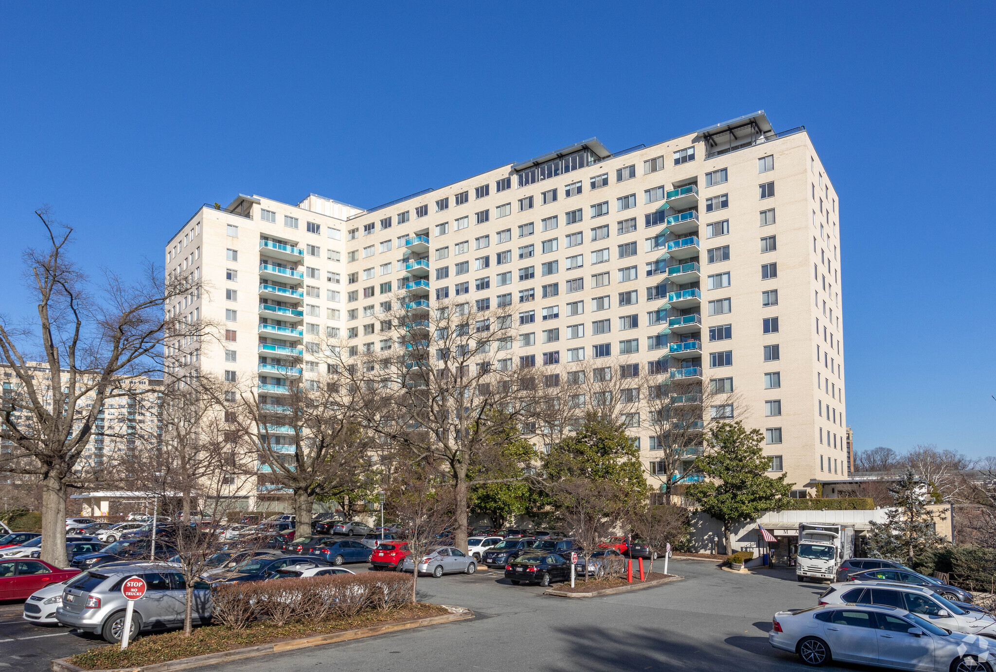 10401 Grosvenor Pl, Rockville, MD for sale Primary Photo- Image 1 of 5