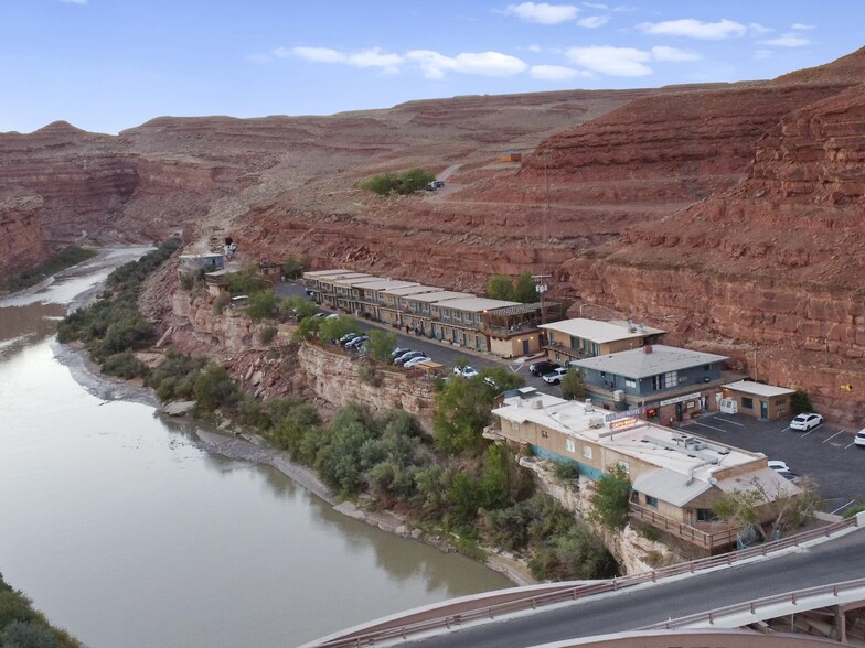 US 163 & San Juan River, Mexican Hat, UT for sale - Building Photo - Image 3 of 73