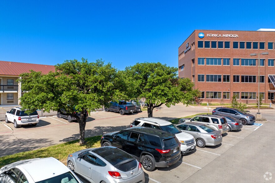 8713 Airport Fwy, North Richland Hills, TX for lease - Building Photo - Image 3 of 19
