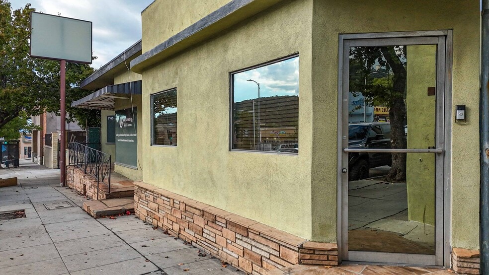 7161-7165 Foothill Blvd portfolio of 2 properties for sale on LoopNet.com - Building Photo - Image 3 of 14