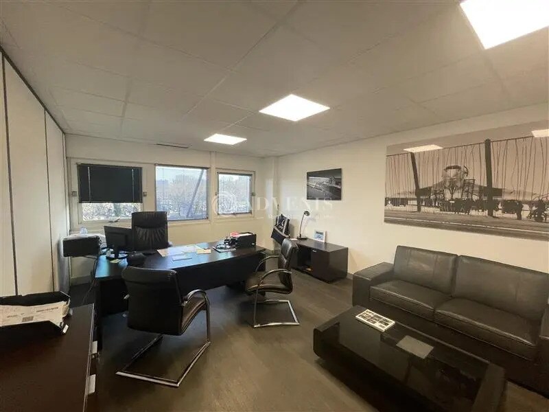 Flex in Le Blanc-Mesnil for lease Interior Photo- Image 1 of 2