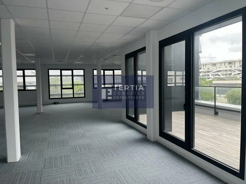 Office in Montpellier for lease - Building Photo - Image 2 of 8