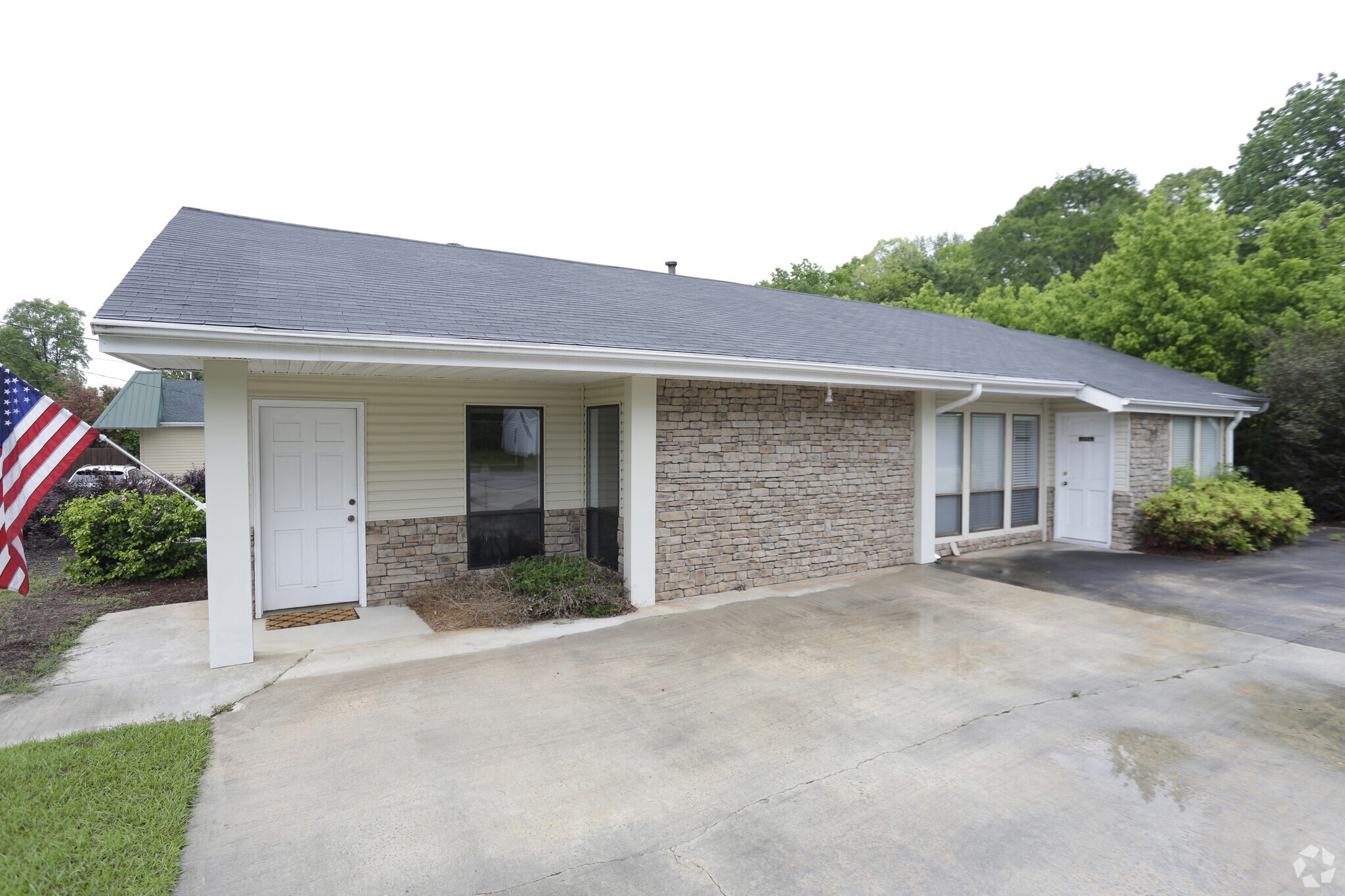 194 Remsdale St, Toccoa, GA for sale Primary Photo- Image 1 of 1