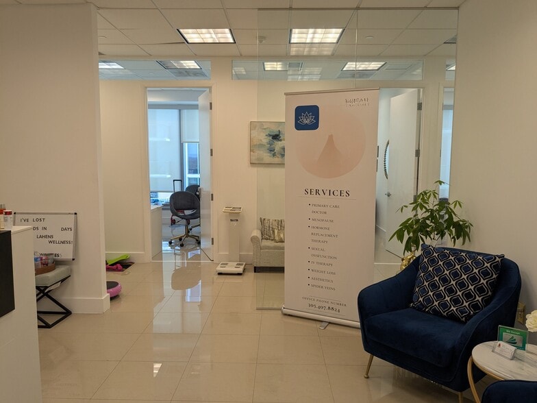 8950 SW 74th Ct, Miami, FL for lease - Building Photo - Image 2 of 15