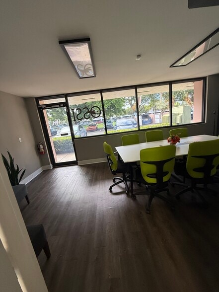 4534-4598 N Hiatus Rd, Sunrise, FL for lease - Interior Photo - Image 2 of 16